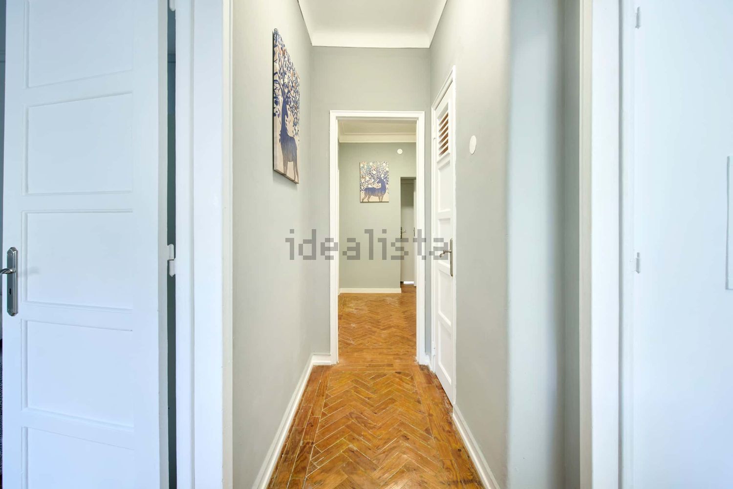 出租房间在Rua Elias Garcia, 60 - 过道