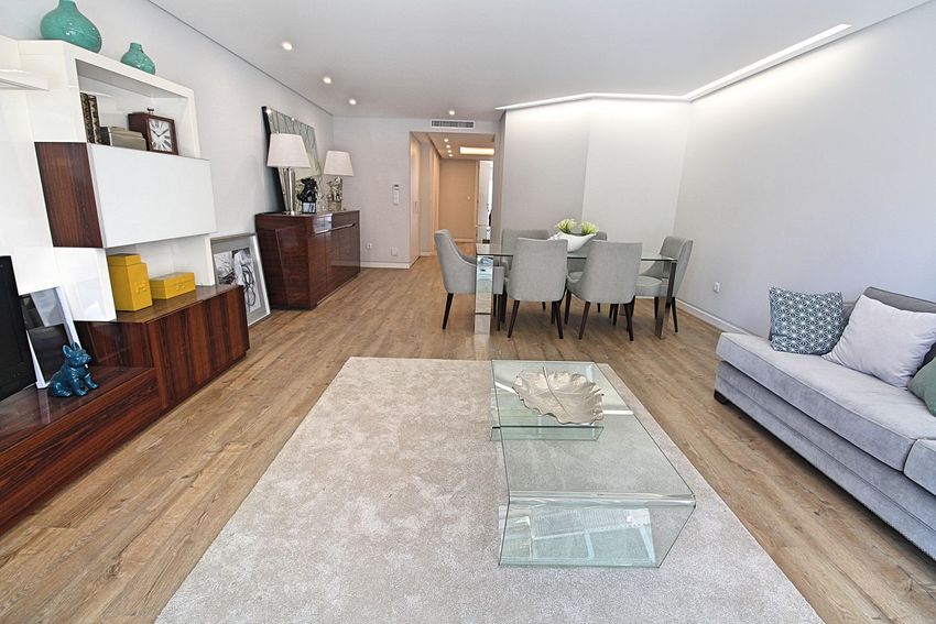 联排别墅出售在Rua da Ribeira