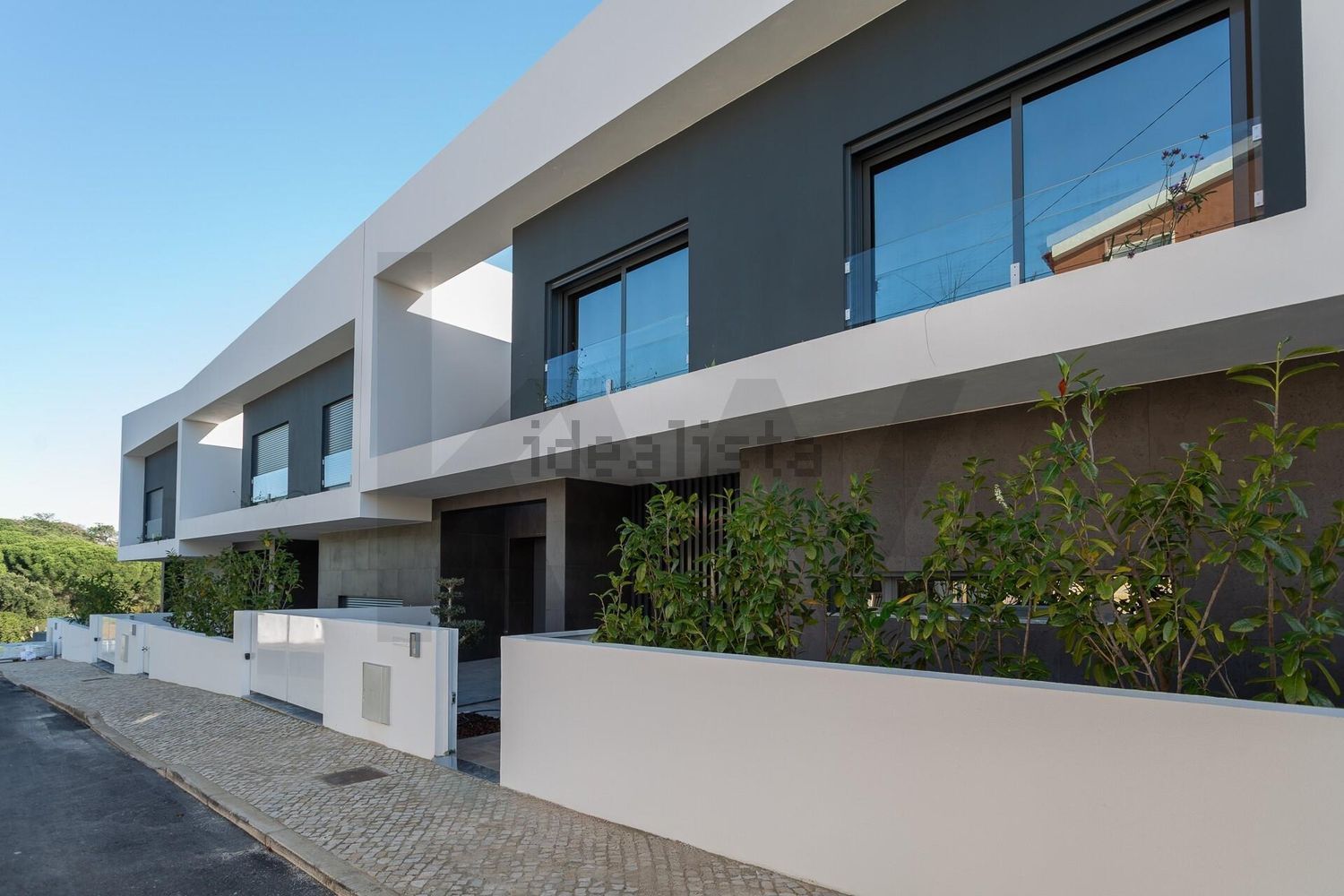 双拼别墅出售在Rua Marechal Craveiro Lopes s/n - 外立面