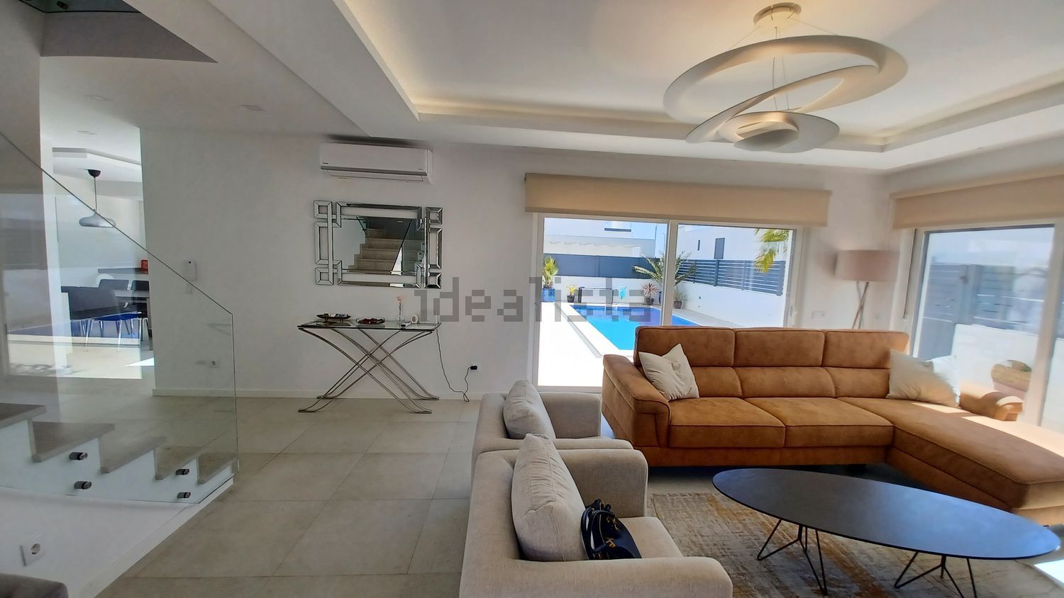 小楼房或独栋别墅出售在Porto Covo - 客厅