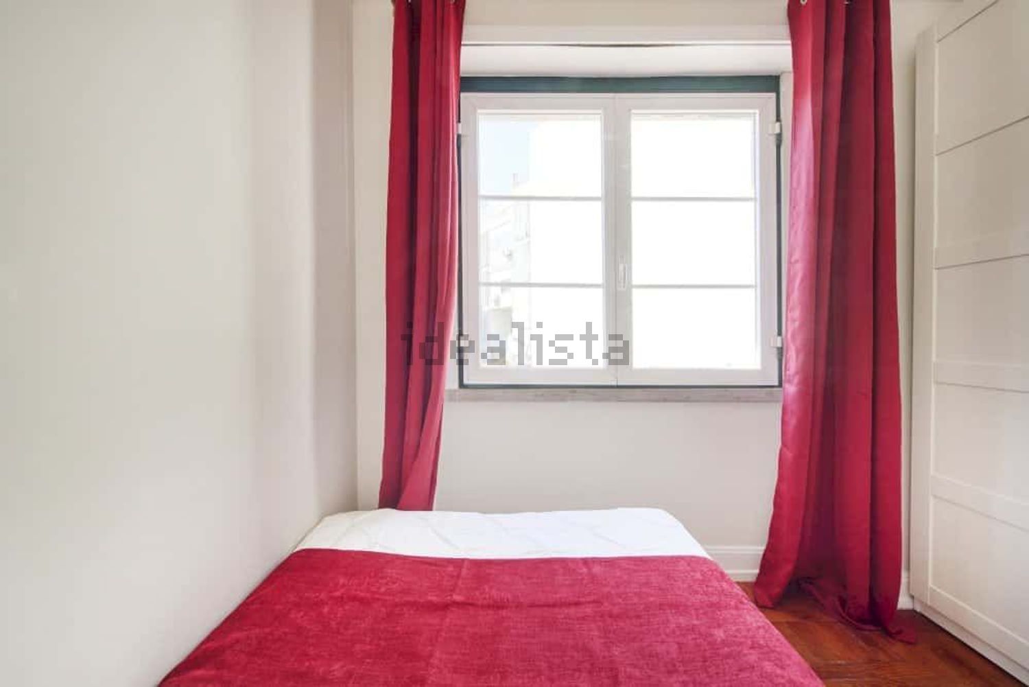 出租房间在Rua da Palmeira, 28 - 卧室