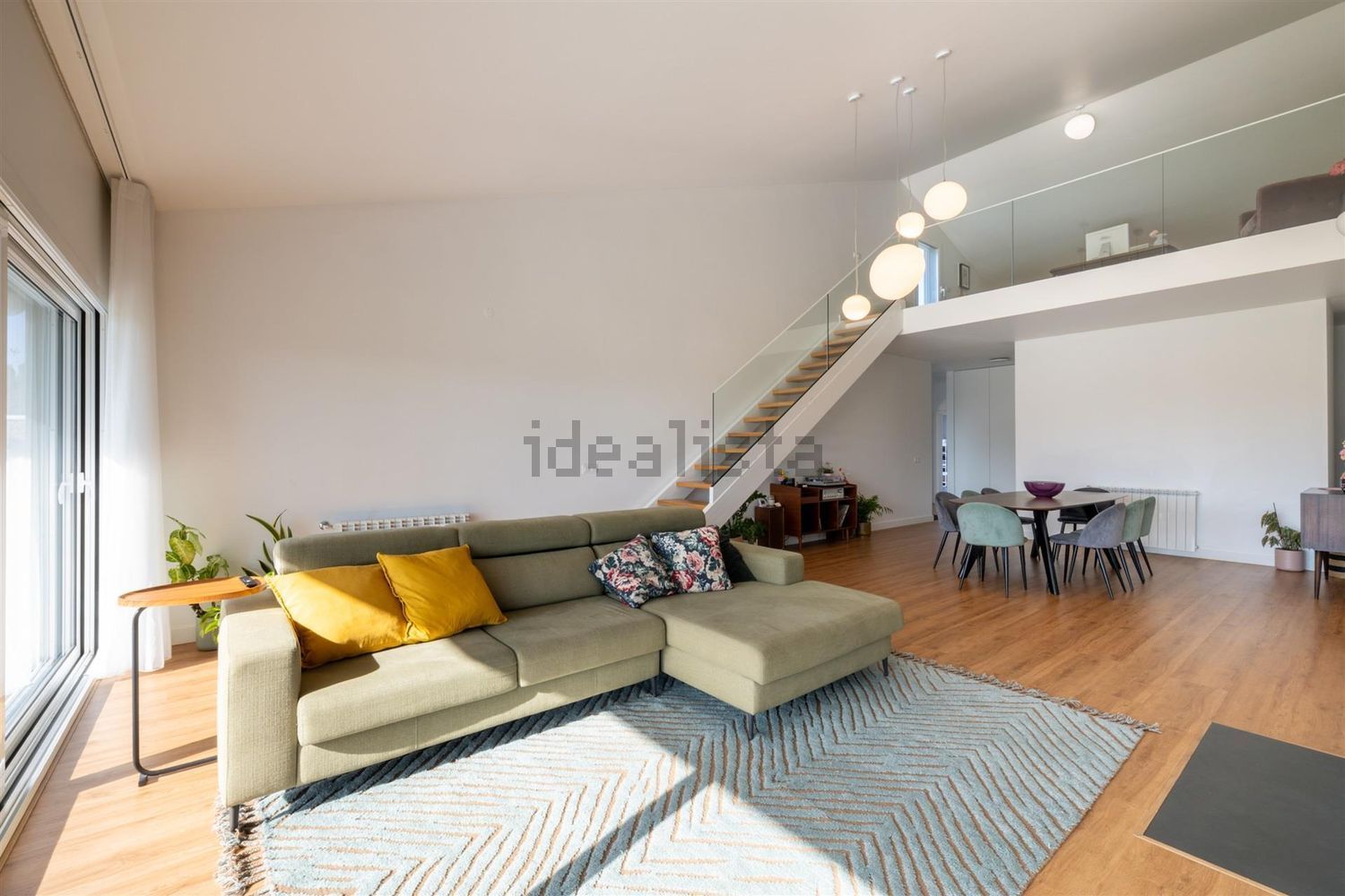 小楼房或独栋别墅出售Em539 - 客厅