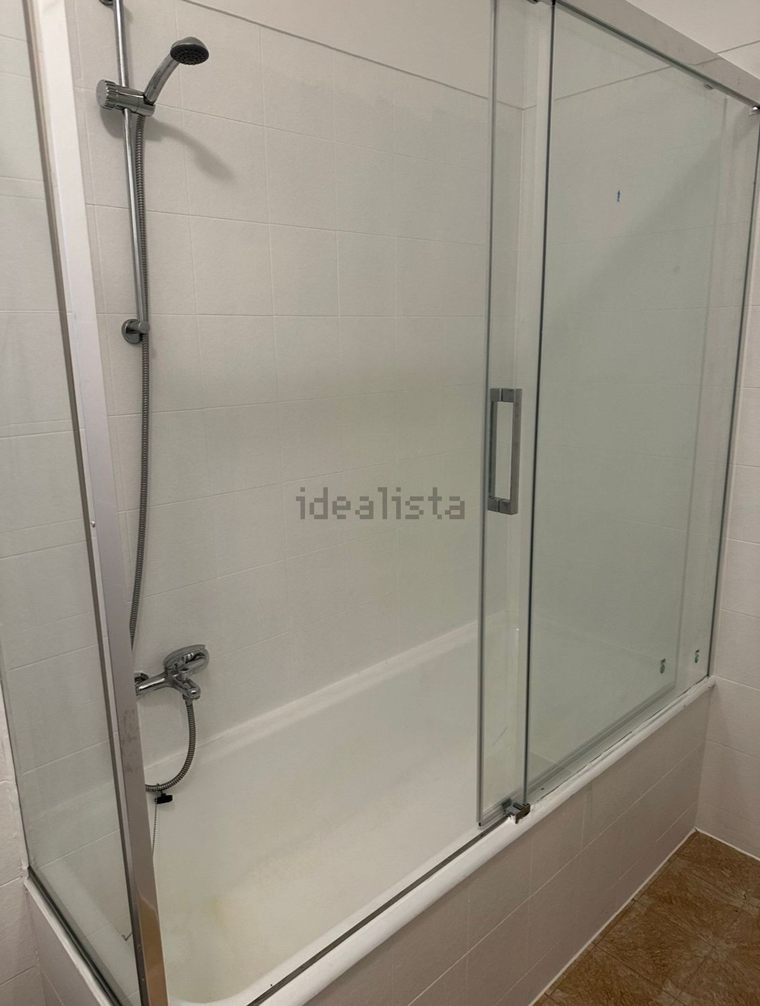 出租公寓 t1在Rua Luís Pastor de Macedo, 29 - 卫生间