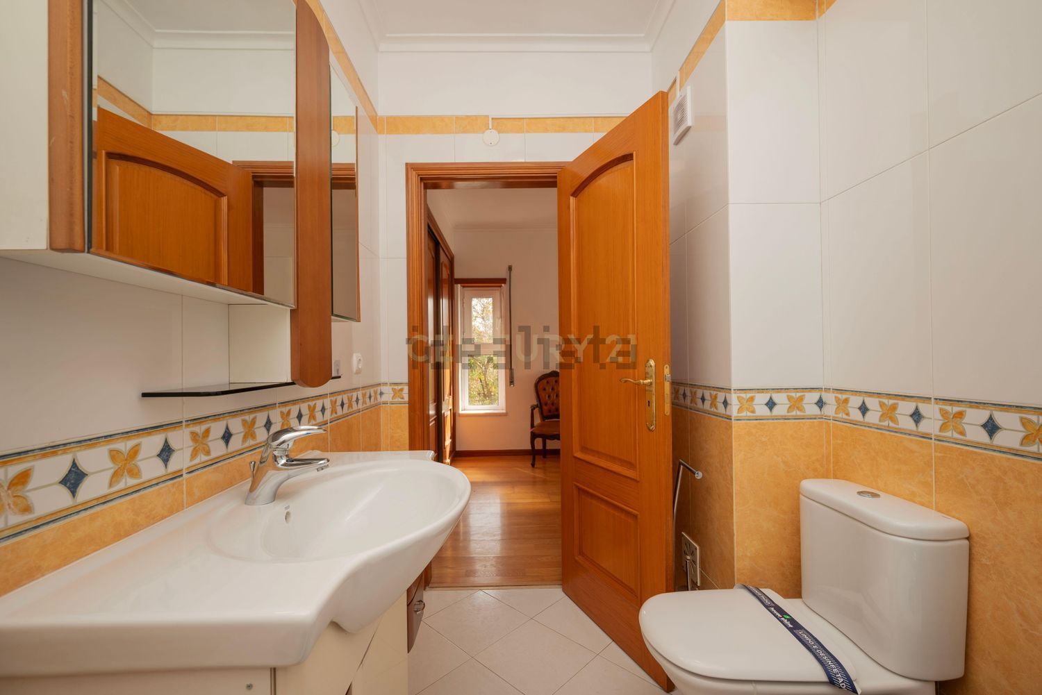 出租公寓 t3在Rua Melo Antunes, 36 - 卫生间