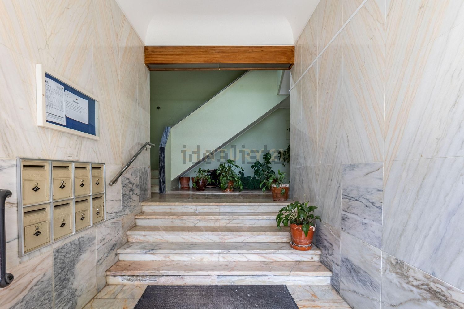 公寓 t3出售在Rua Viana da Mota, 12 - 详情