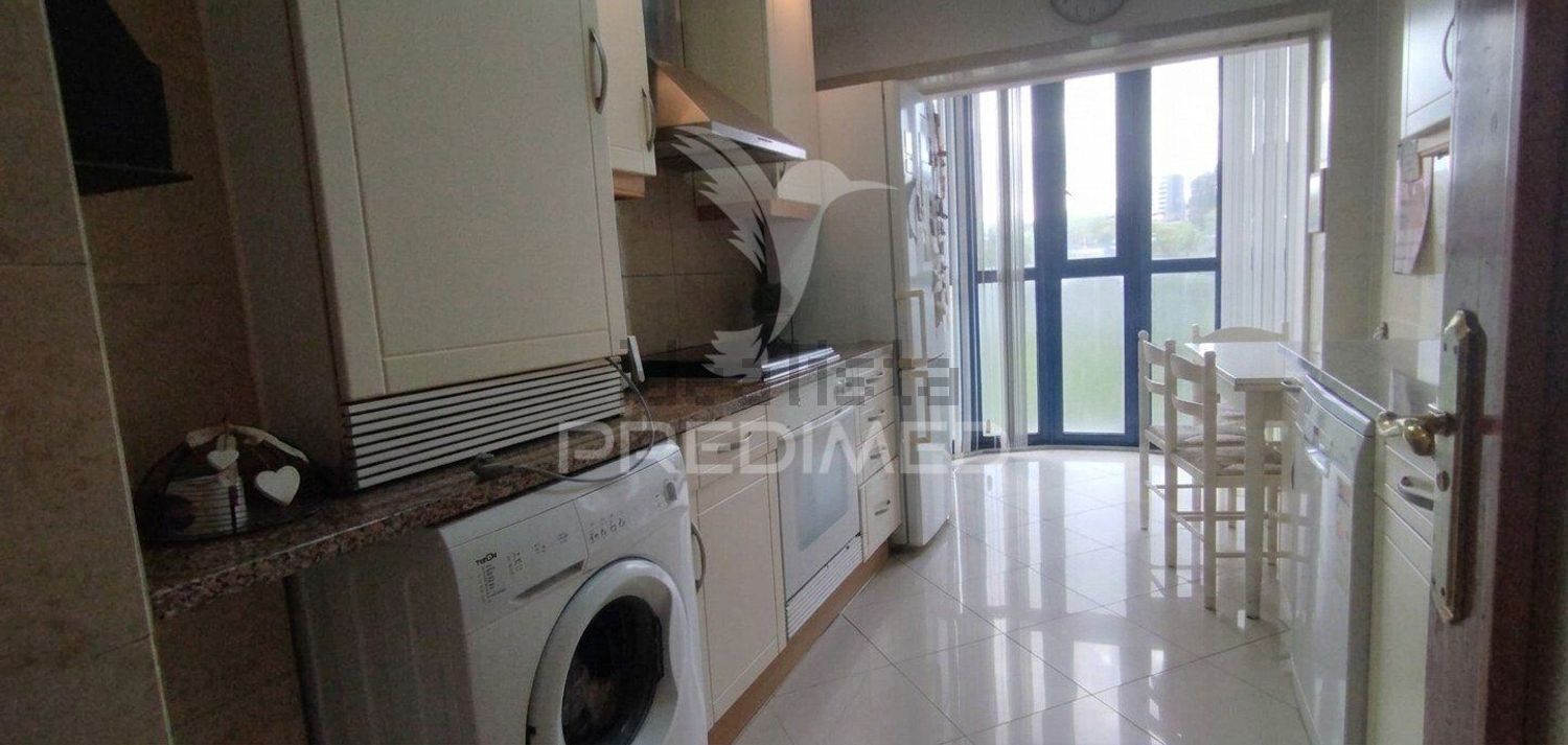 公寓 t2出售在Santo António dos Cavaleiros e Frielas - 厨房