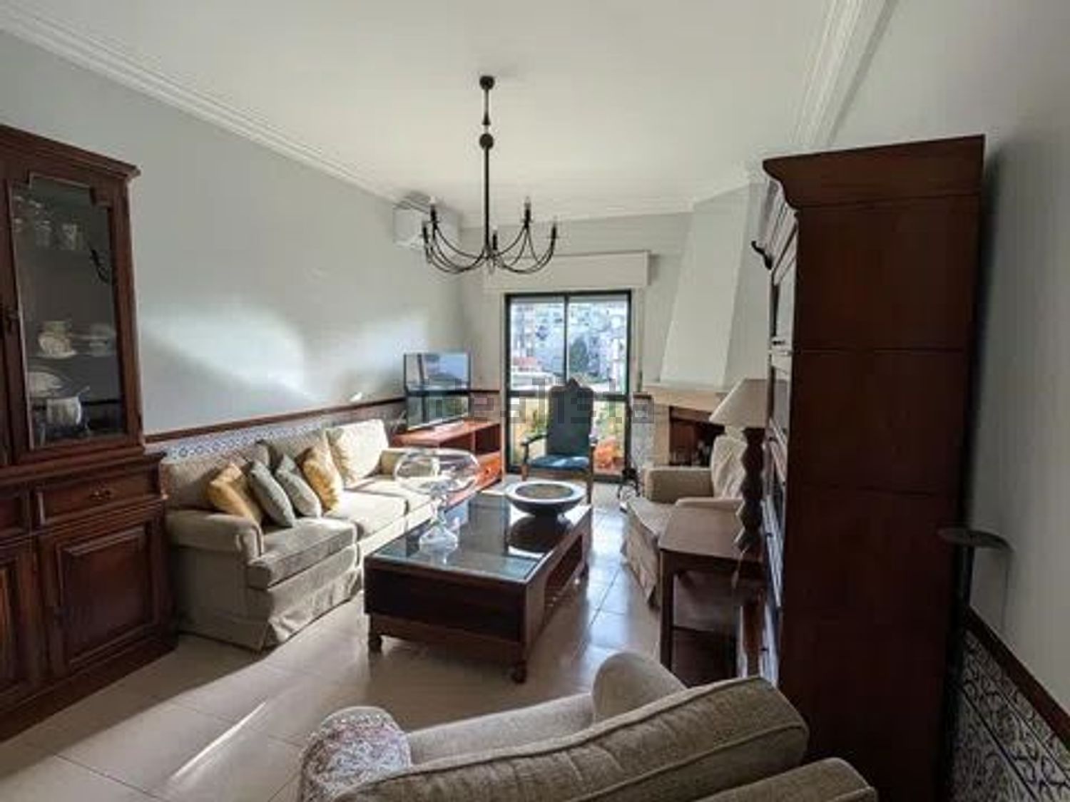 出租公寓 t4在Rua Elias Garcia, 249 - 客厅