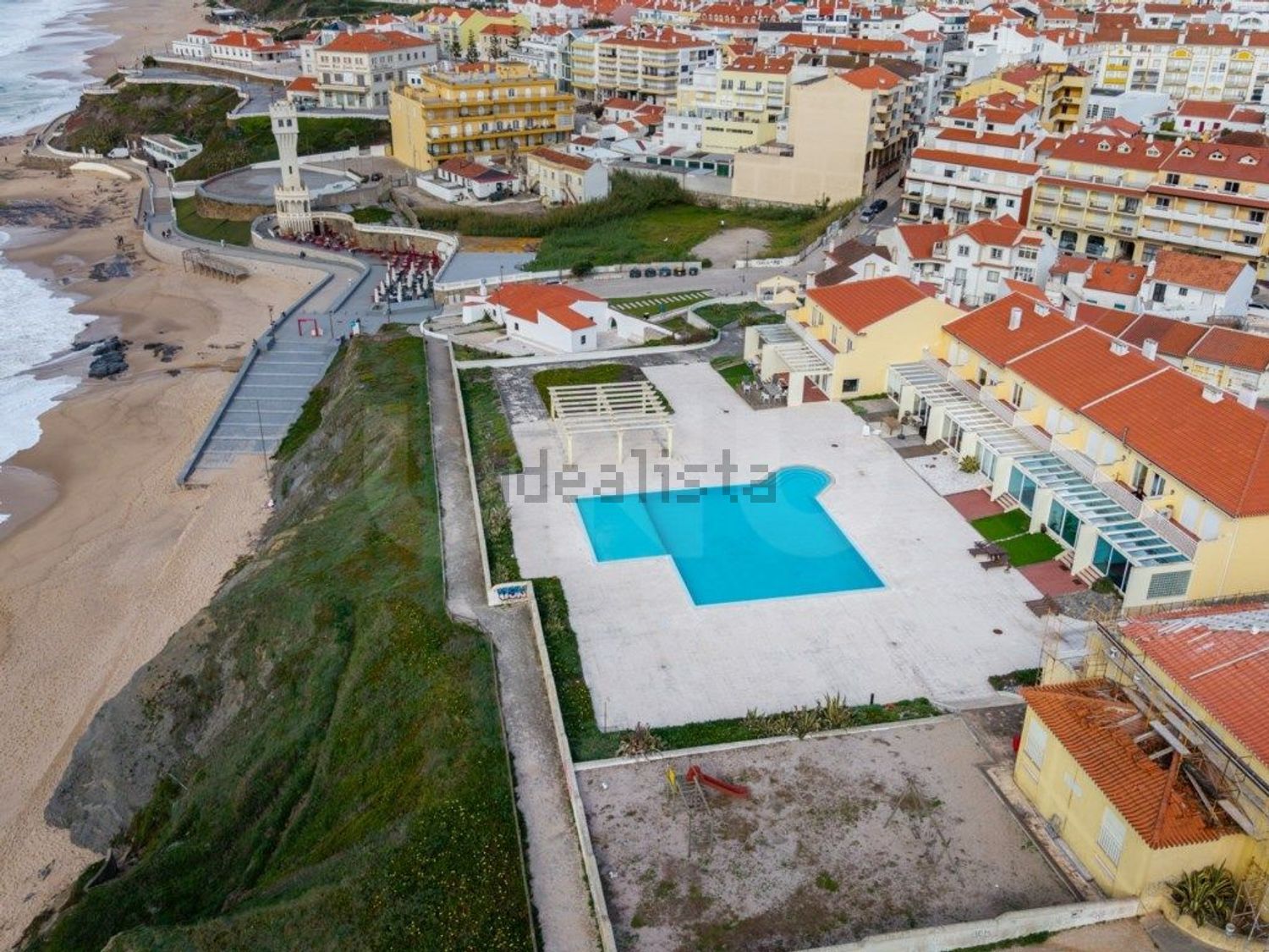 小楼房或独栋别墅出售在Rua José Joaquim de Miranda - 照片