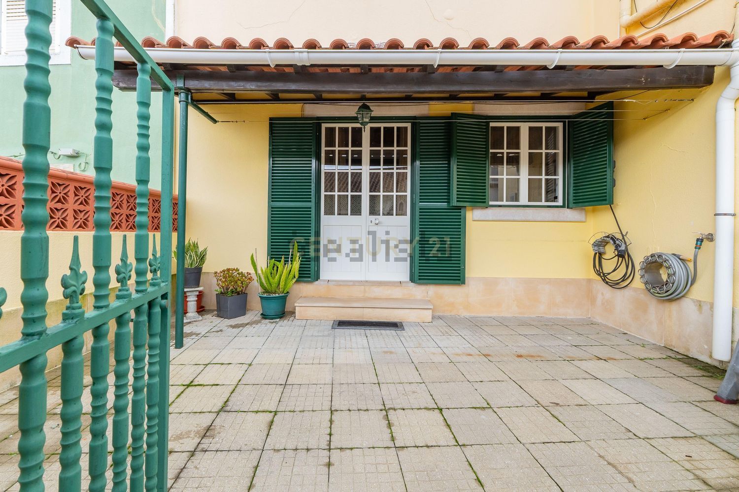 小楼房或独栋别墅出售在Rua Luís De Camões s/n - 外立面