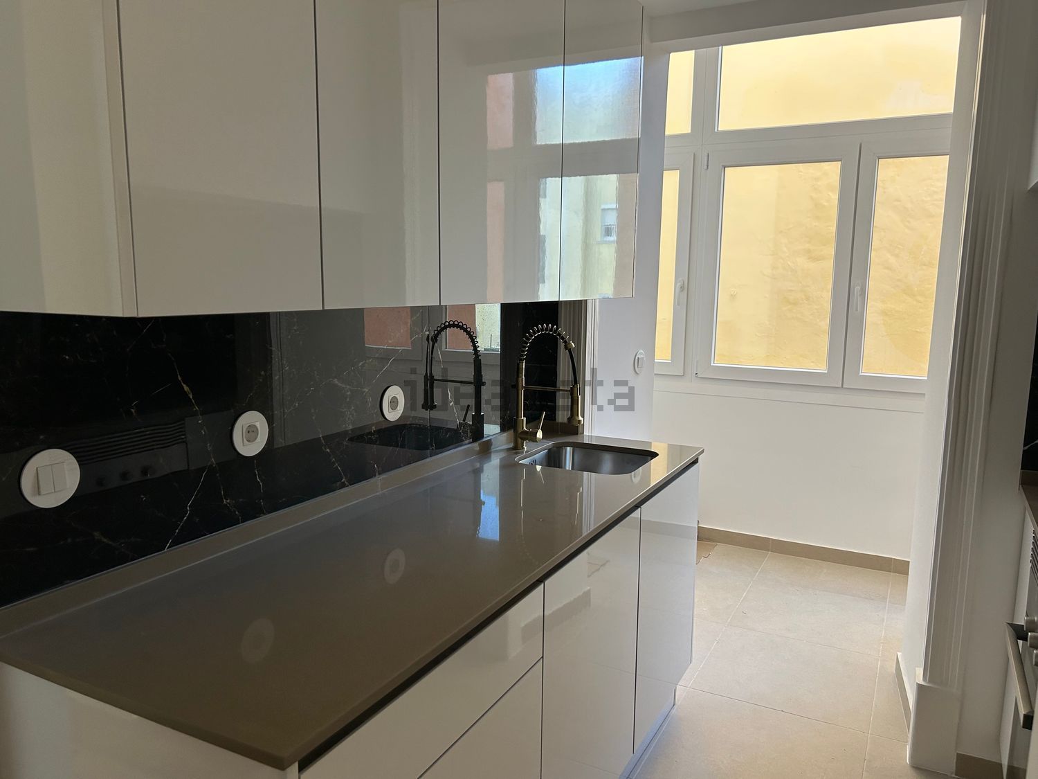 公寓 t3出售在Avenida General Roçadas, 105 - 厨房