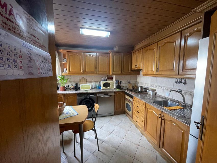 公寓 t3出售在Rua Ferreira de Castro, 396