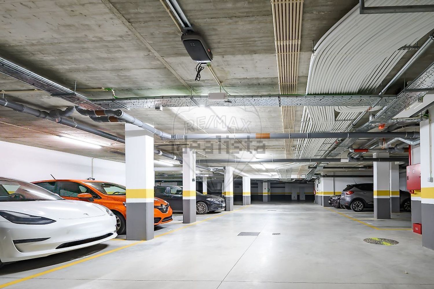 公寓 t2出售在Rua 25 de Abril - 停车位