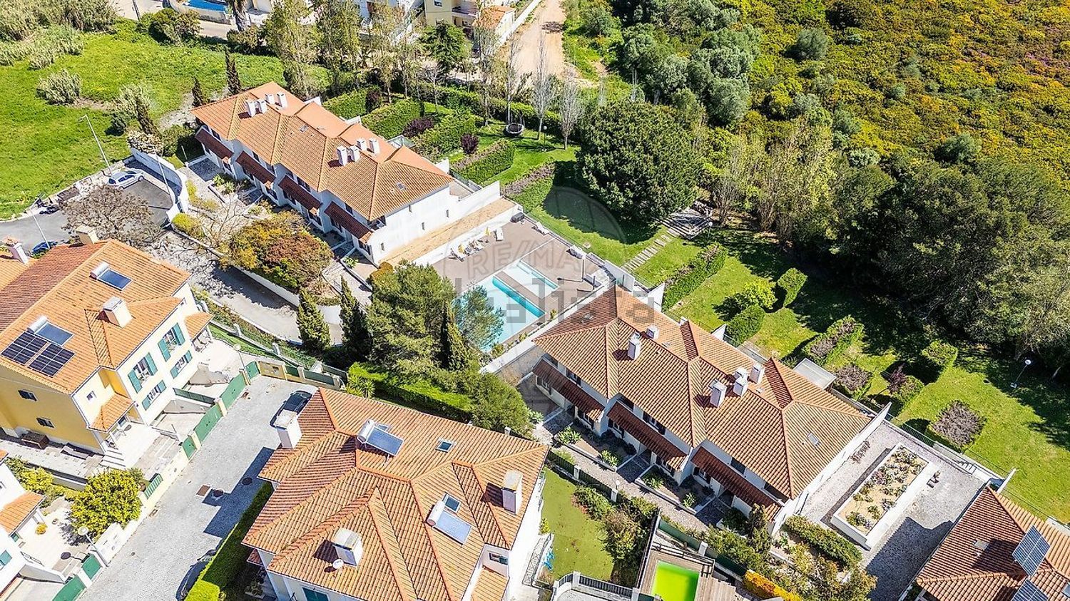 小楼房或独栋别墅出售在Rua dos Girassóis - 照片