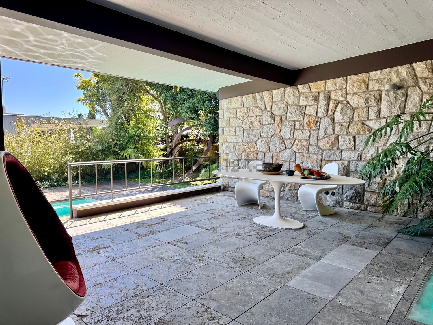 小楼房或独栋别墅出售在Avenida Marechal Carmona, 631 - 阳台