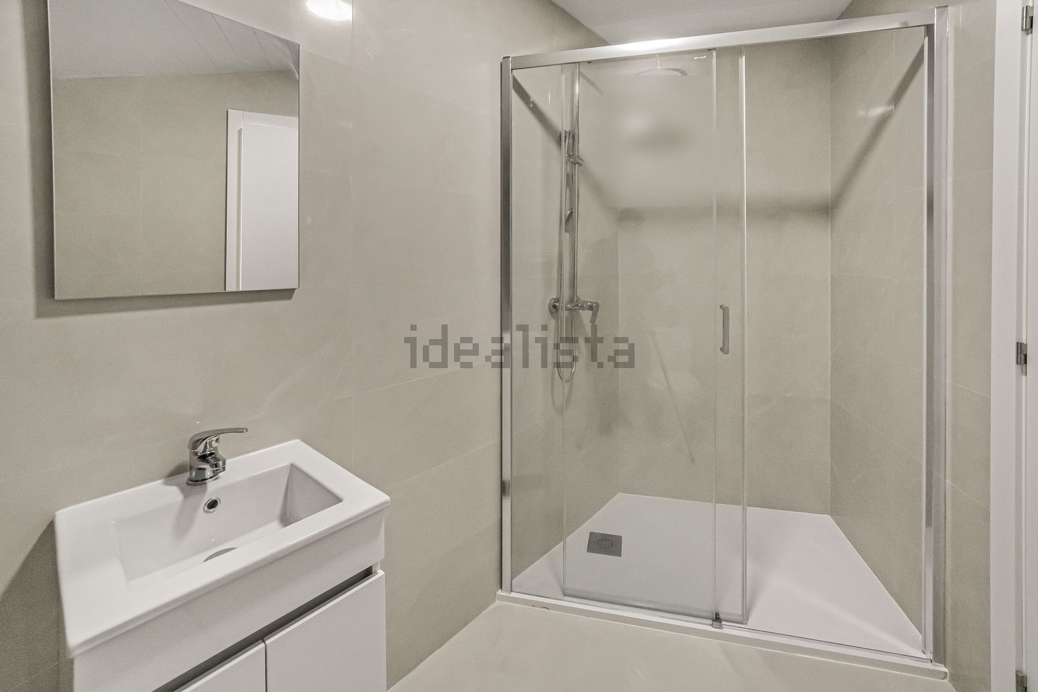 出租t0（单人公寓）在Rua José Ferreira Pio - 卫生间