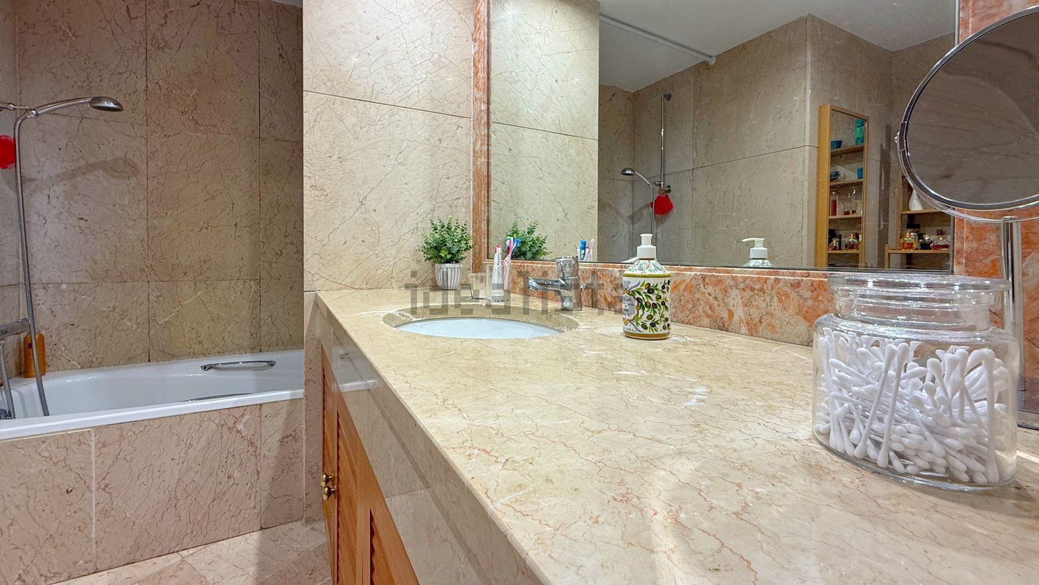 公寓 t6出售在Rua José Afonso, 10 - 厨房