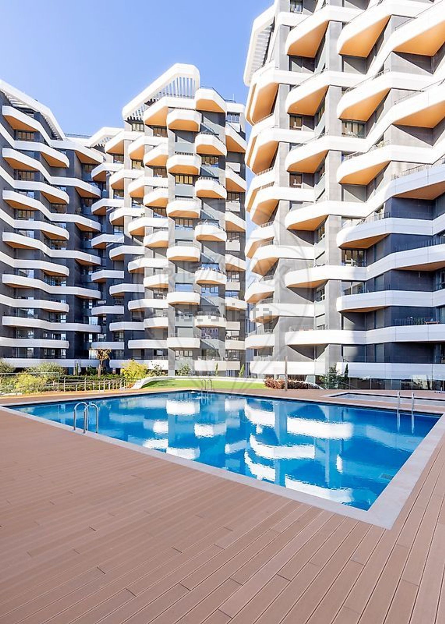 出租公寓 t2在Avenida Fernando Pessoa - 游泳池