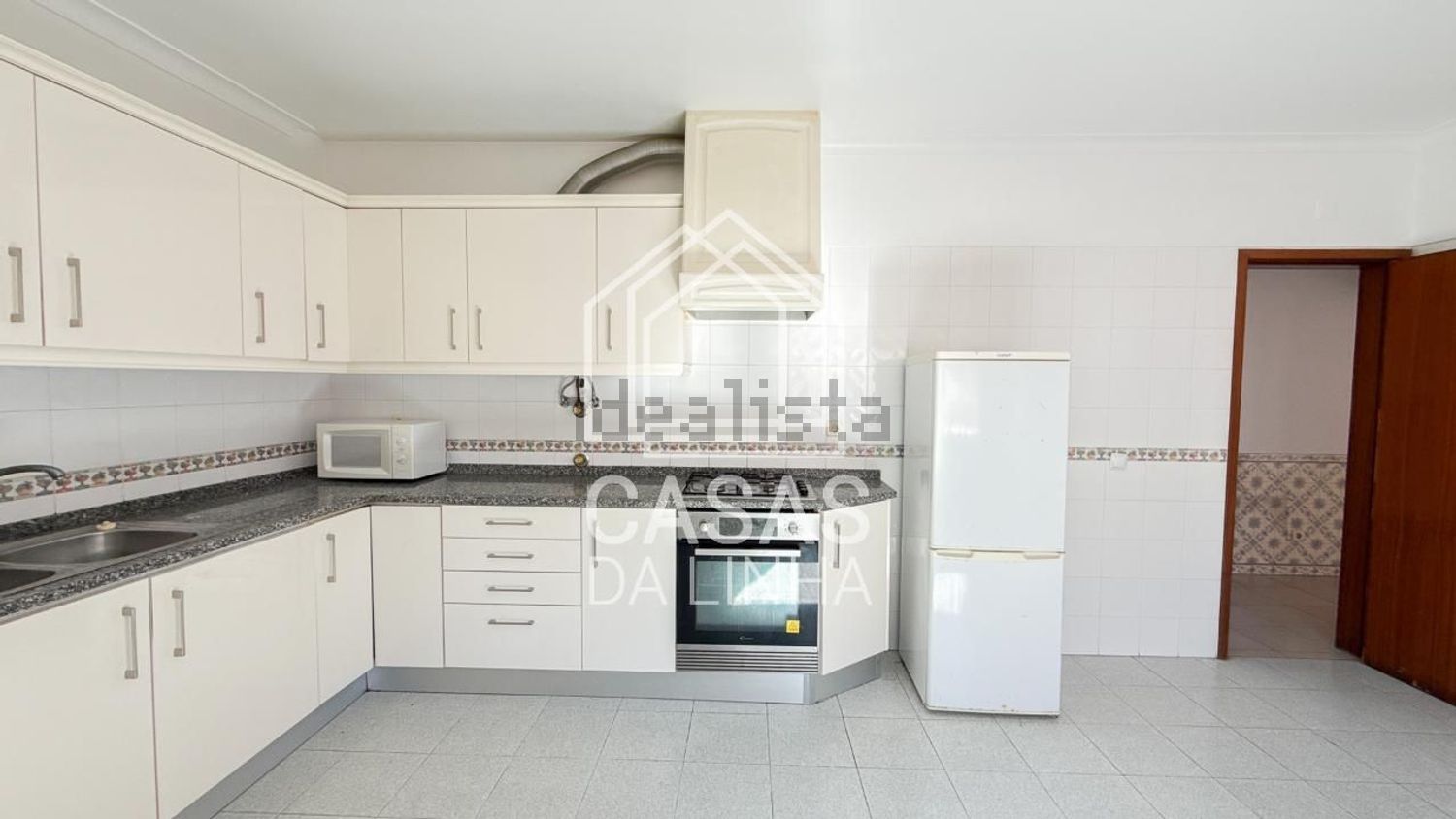 出租小楼房或独栋别墅在Tires - 厨房