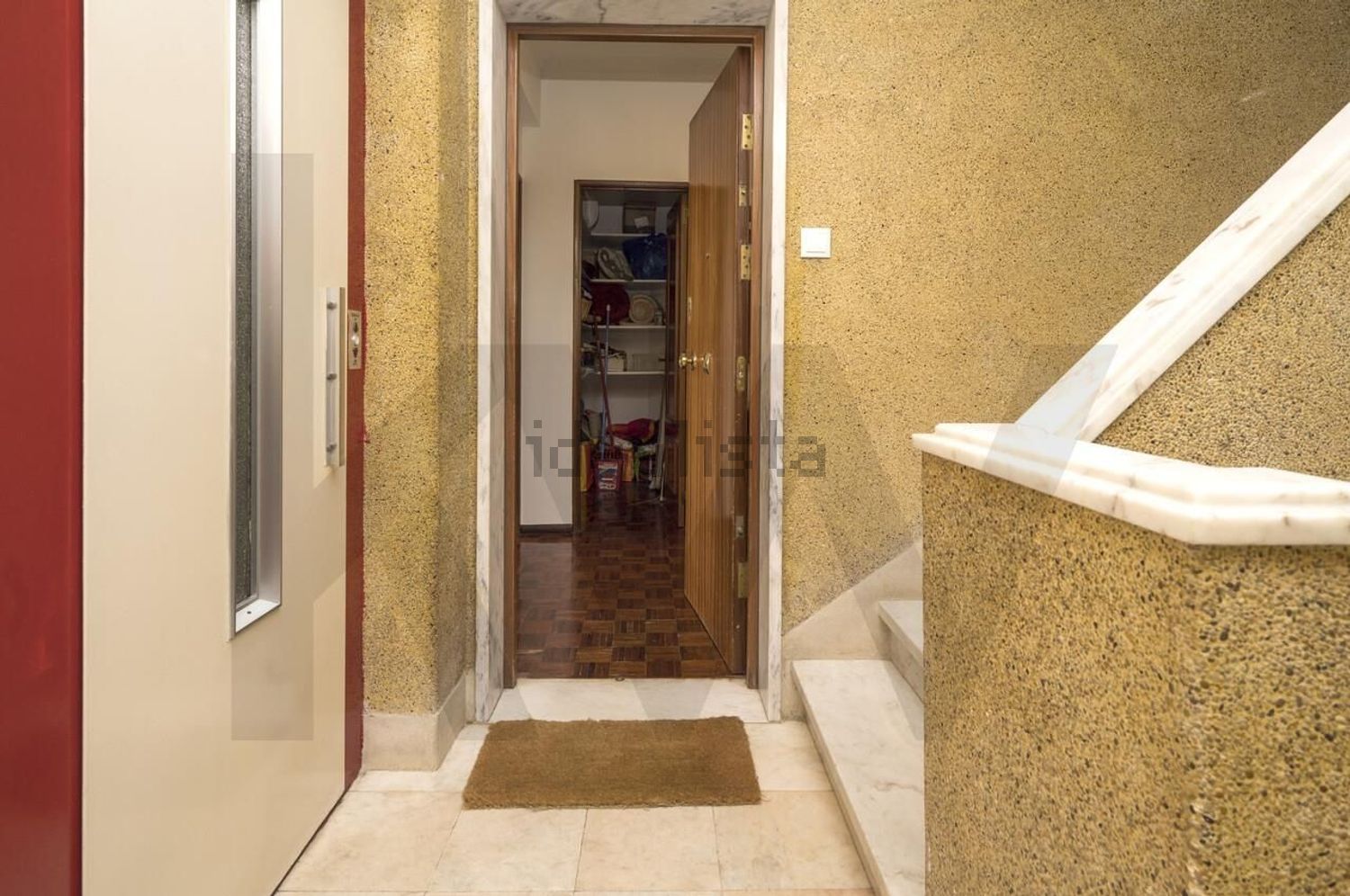 出租公寓 t2在Marvila - 过道