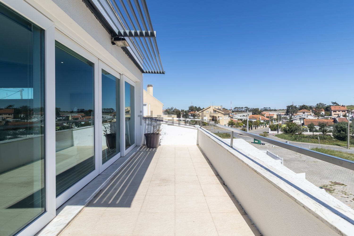 小楼房或独栋别墅出售在Rua Jorge Brum do Canto - 阳台