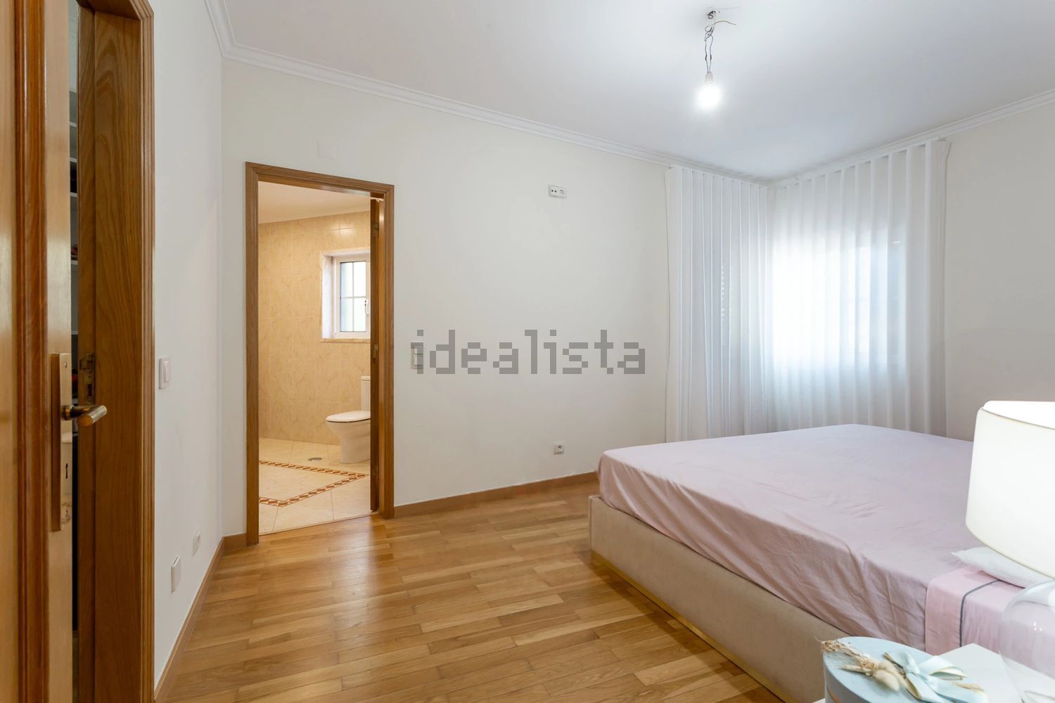 小楼房或独栋别墅出售在Rua do Alecrim - 卧室