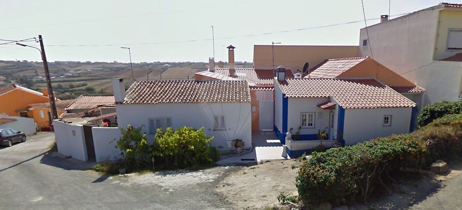 小楼房或独栋别墅出售在Rua da Figueira