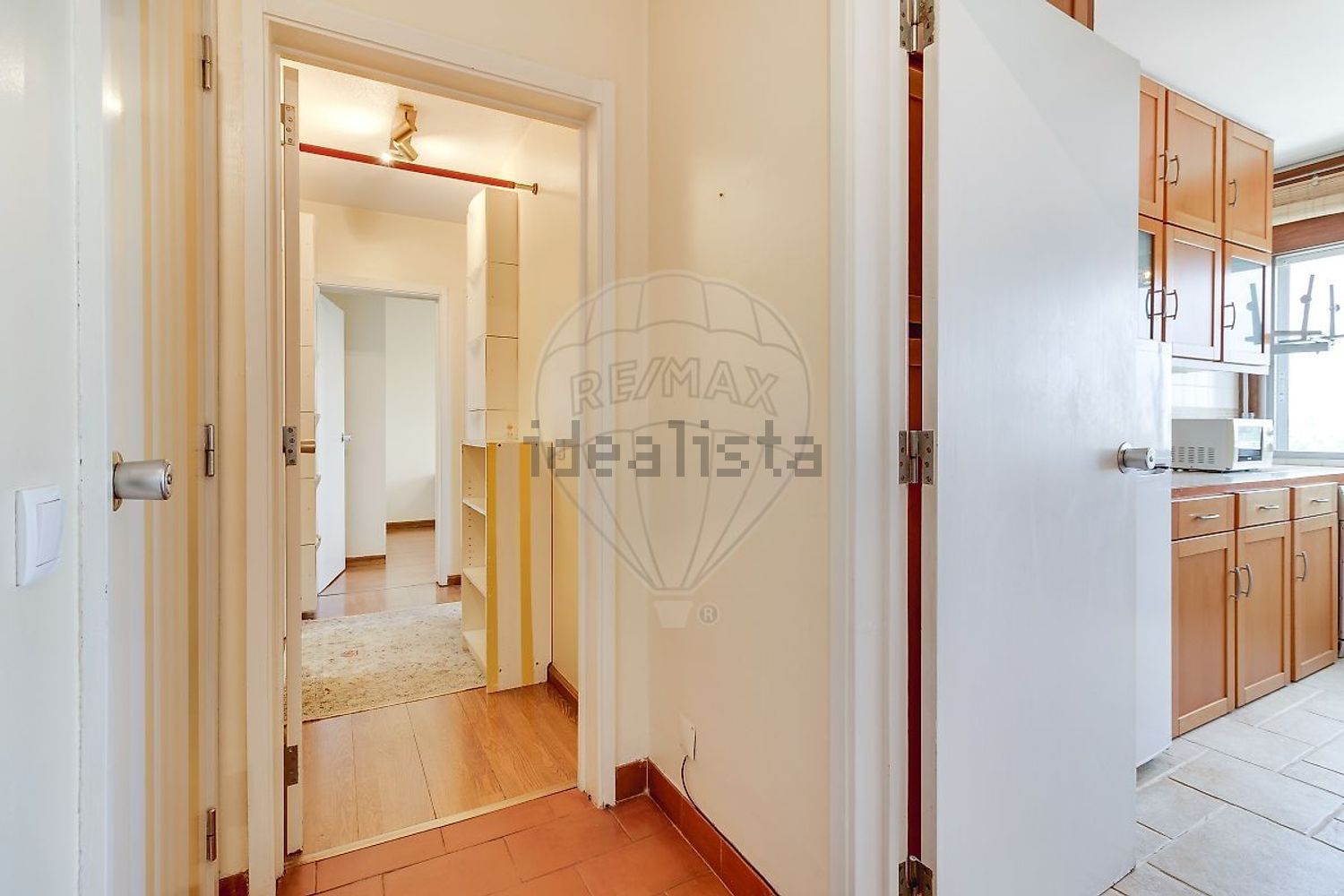 出租公寓 t2在Rua Maria Brown - 过道