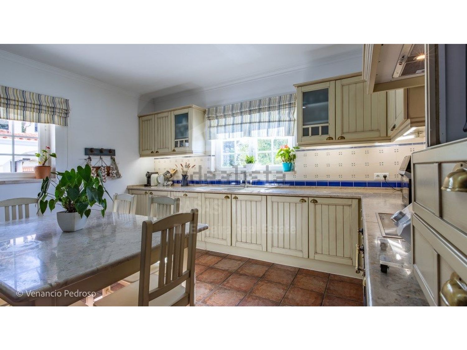 小楼房或独栋别墅出售在Encarnação - 厨房