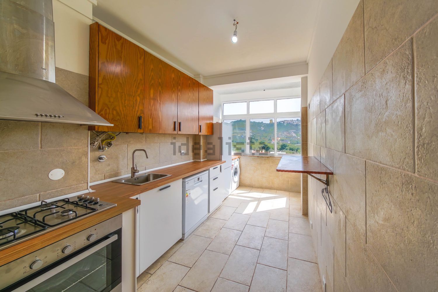 公寓 t3出售在Santo António dos Cavaleiros e Frielas - 厨房