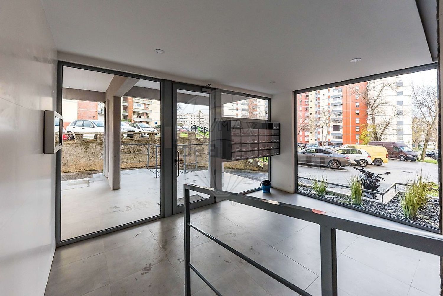 公寓 t4出售在Rua Capitão Tenente Oliveira e Carmo - 阳台