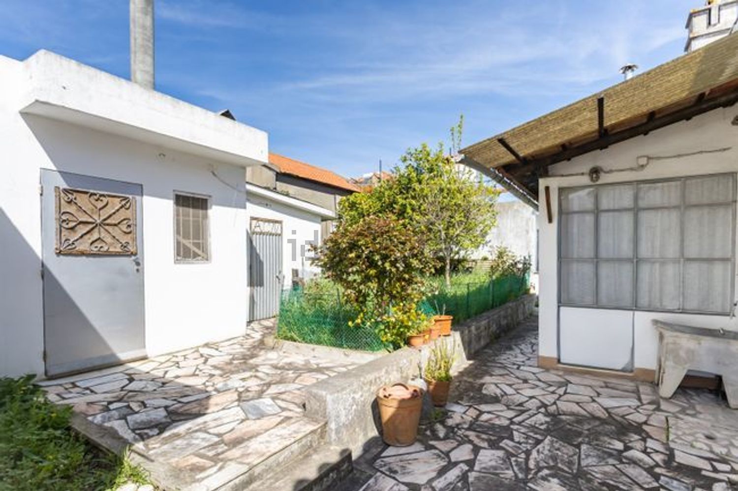 小楼房或独栋别墅出售在Rua Padre Cruz - 外立面