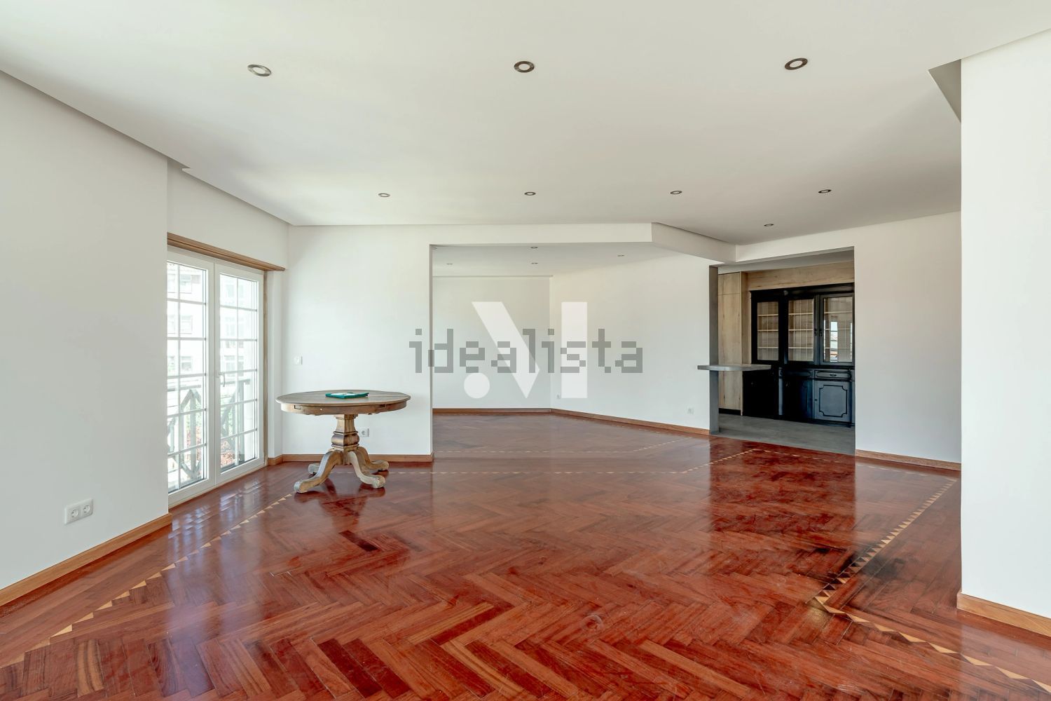 出租公寓 t4在Rua da Penha de França s/n - 客厅