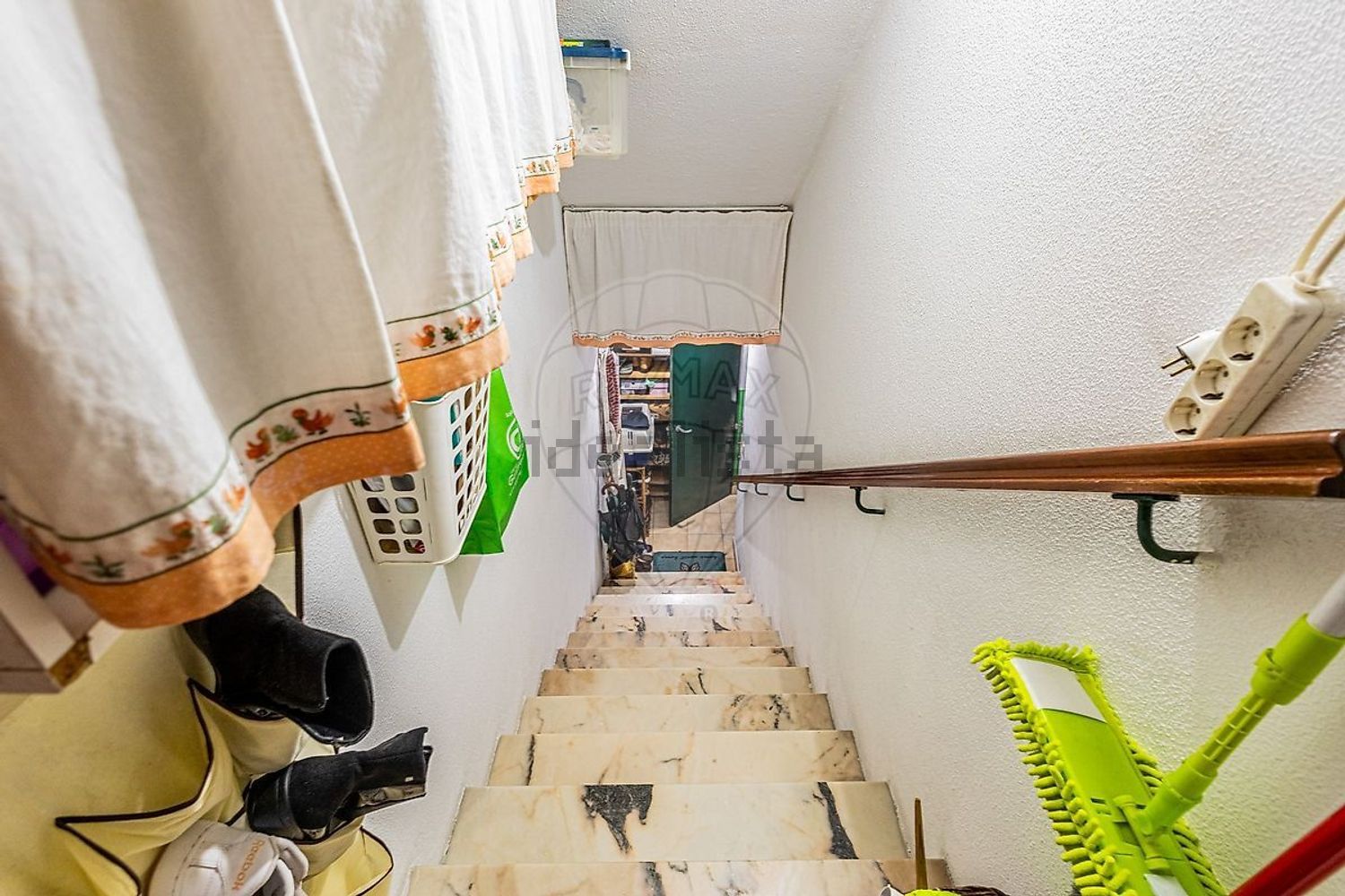 小楼房或独栋别墅出售在Estrada Sem Nome, 27 e 29 - 照片