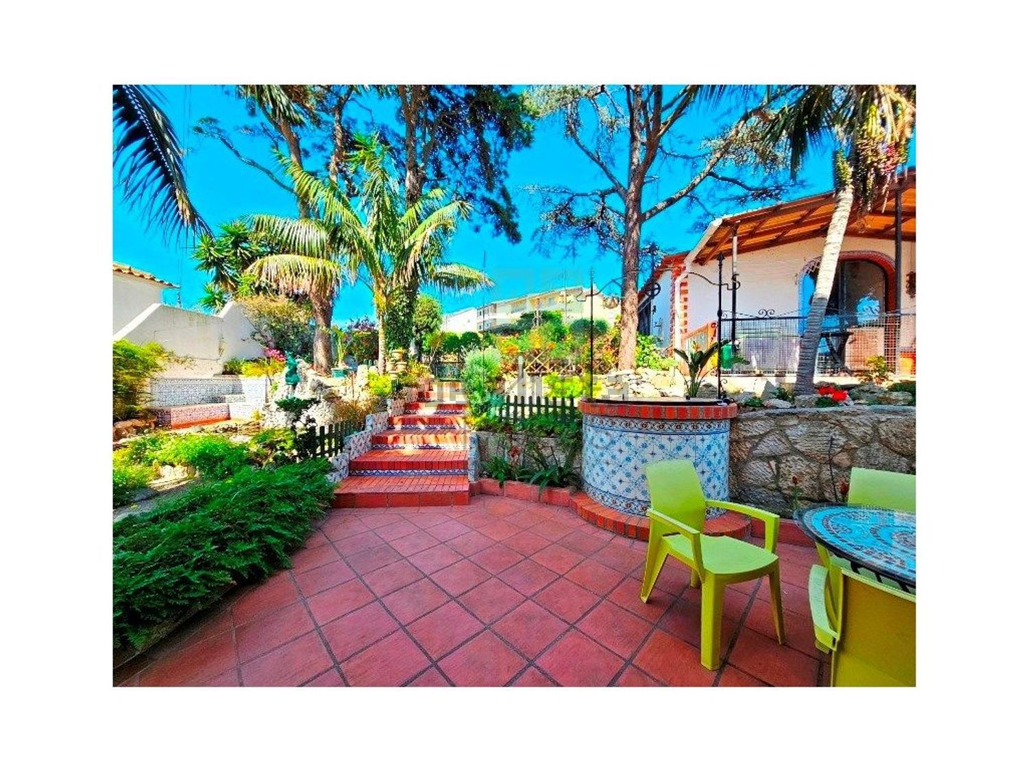 小楼房或独栋别墅出售在Rua Zambujal, 263 a - 阳台