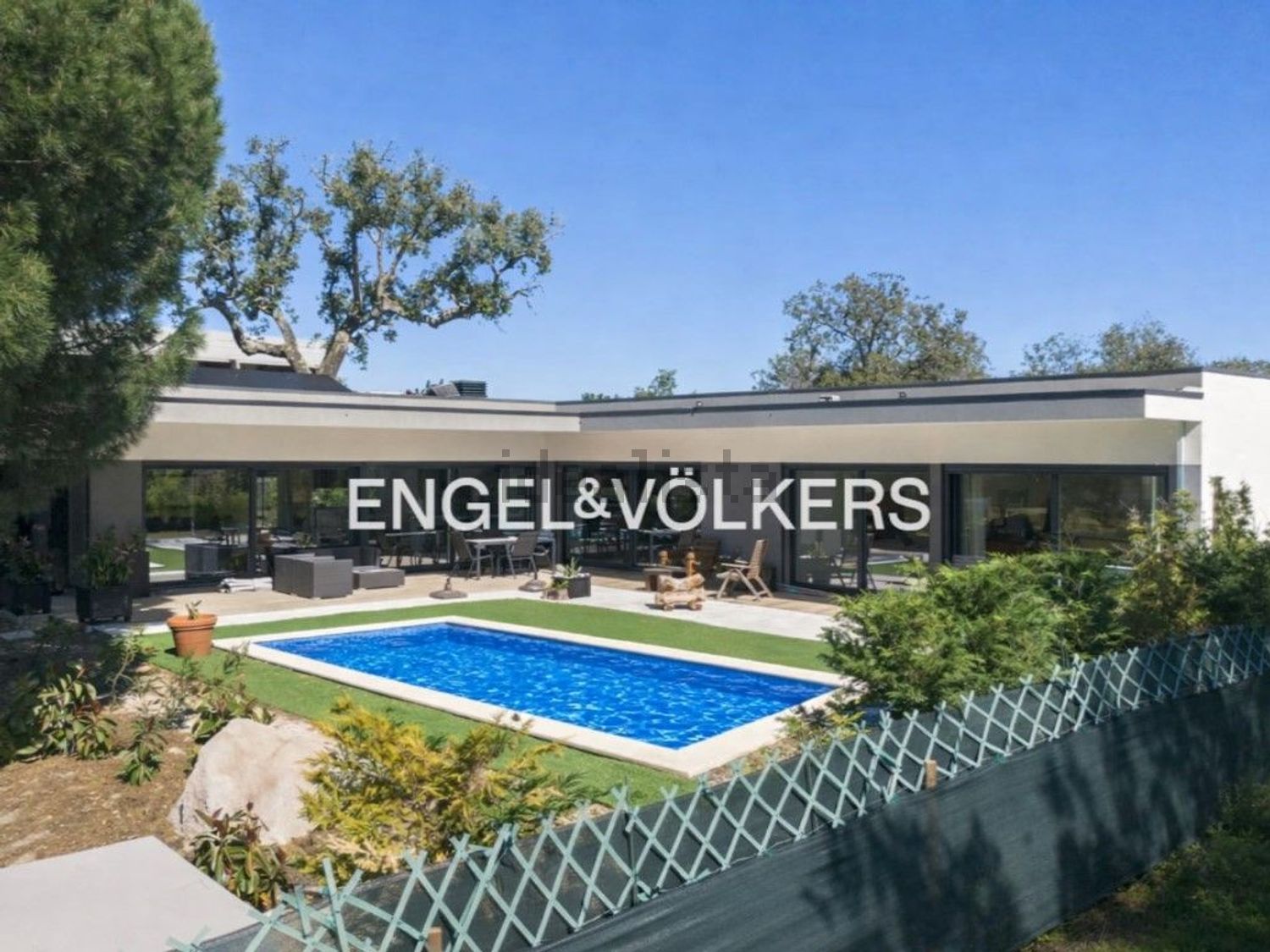 小楼房或独栋别墅出售在Avenida do Montado, 39 - 游泳池