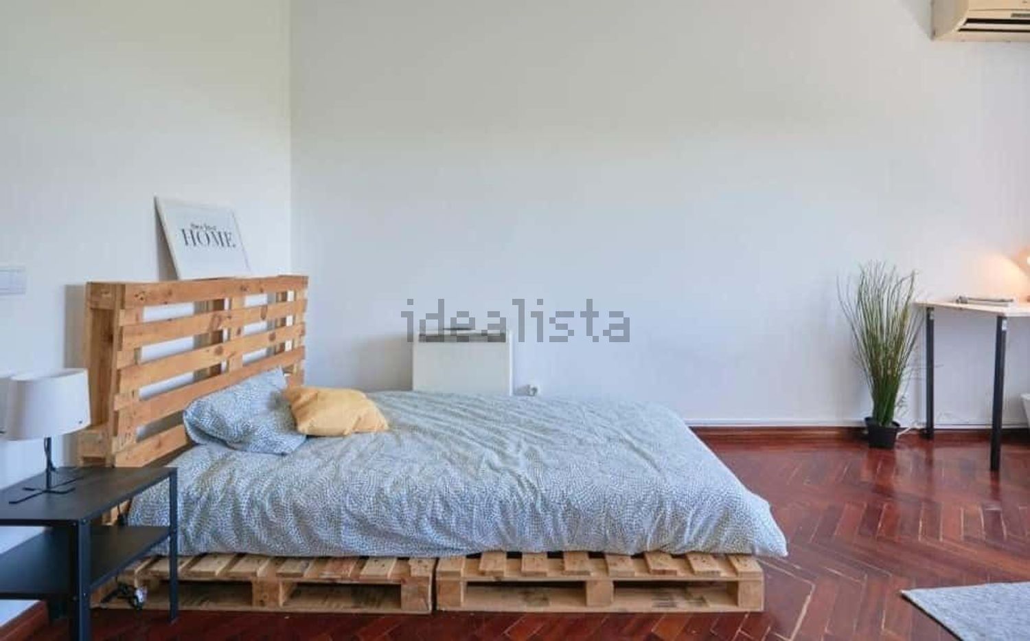 出租房间在Praça Capitães de Abril, 6 a - 卧室