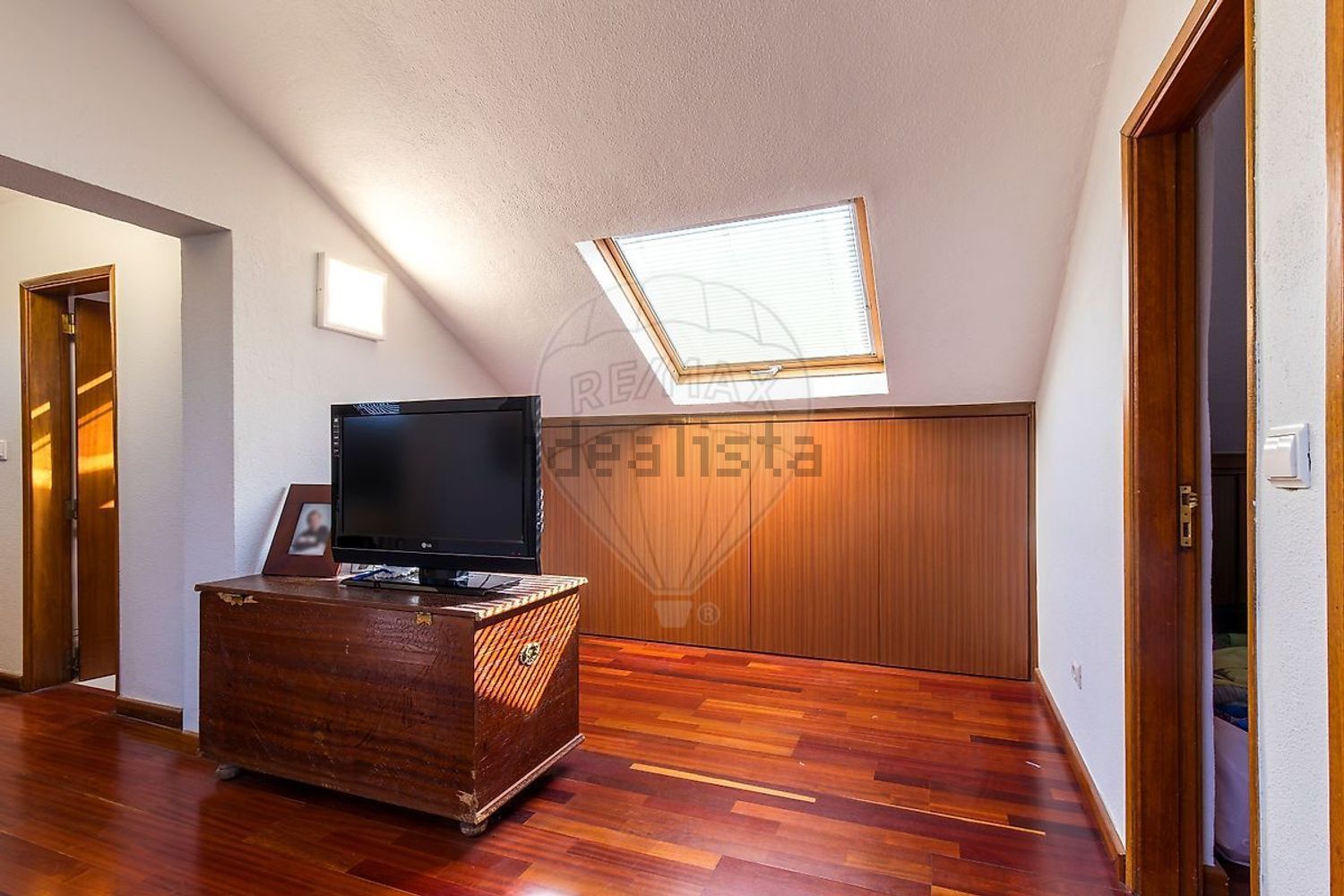 小楼房或独栋别墅出售在Rua António Sérgio - 卧室