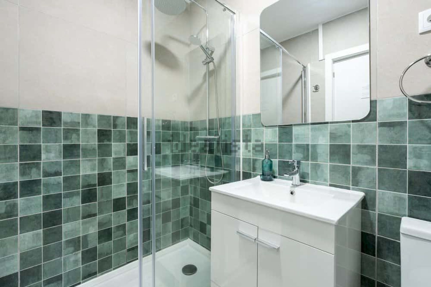 出租房间在Rua da Emenda, 111 - 卫生间