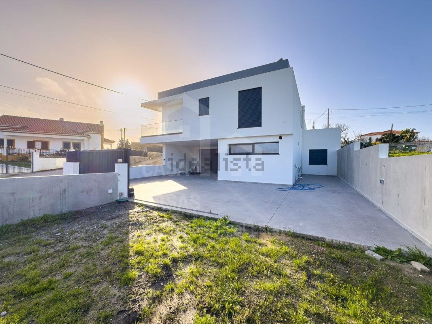 小楼房或独栋别墅出售在Encarnação - 外立面