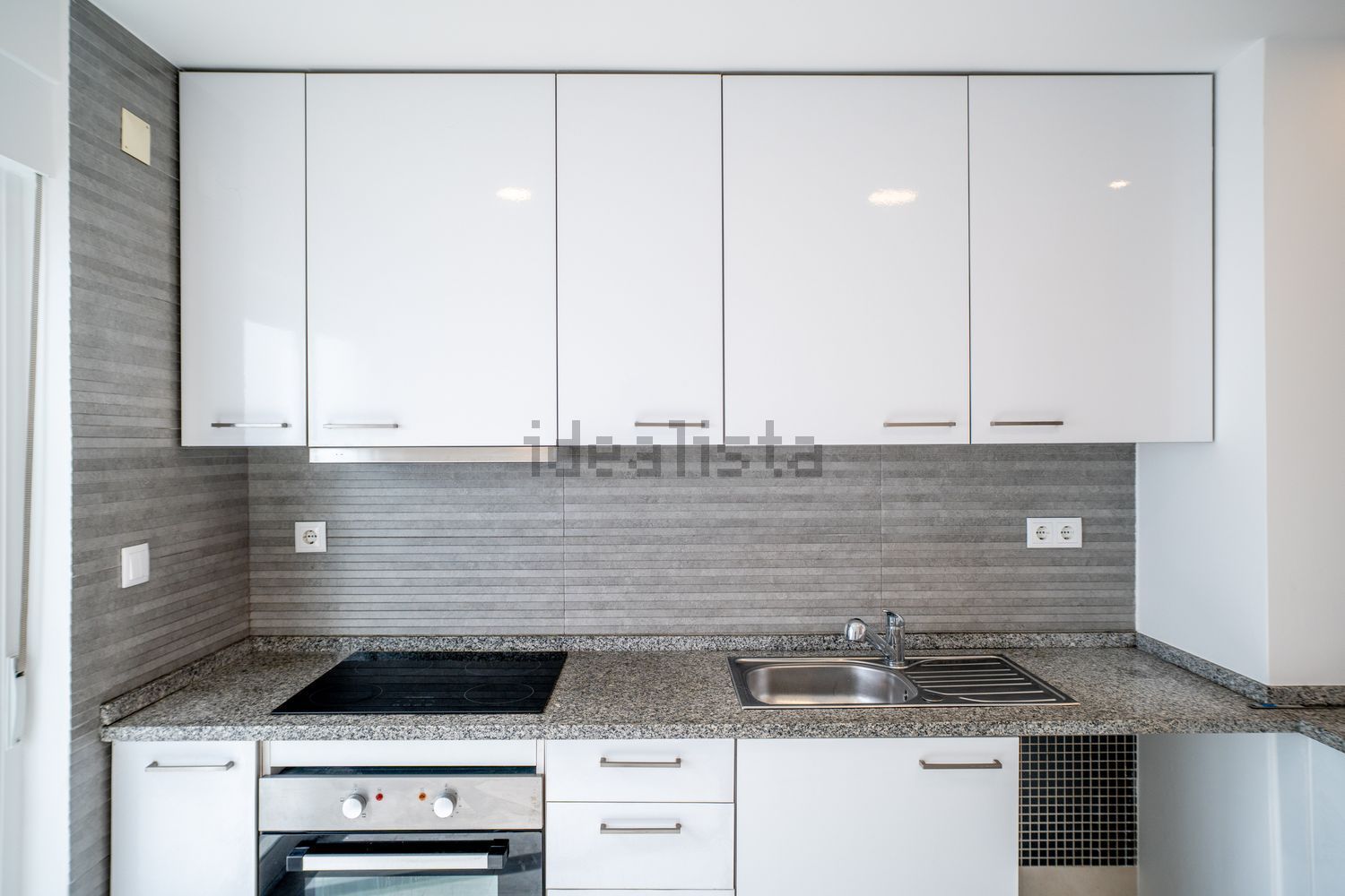 小楼房或独栋别墅出售在Rua David José Chitas, 8 - 厨房