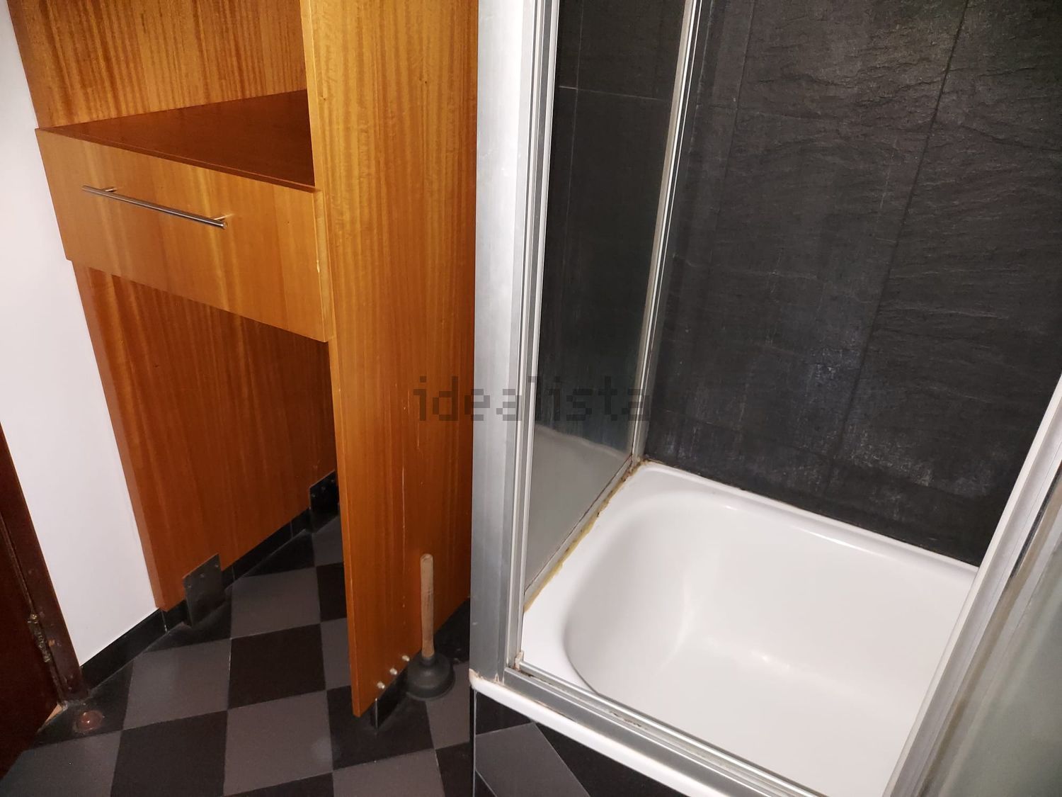 出租公寓 t2在Praça Infante Dom Duarte, 5 - 卫生间