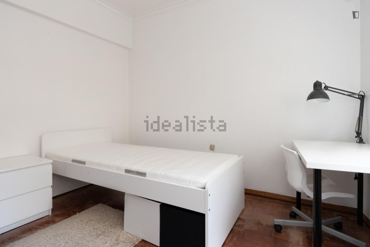 出租房间在Rua Padre António Vieira - 卧室