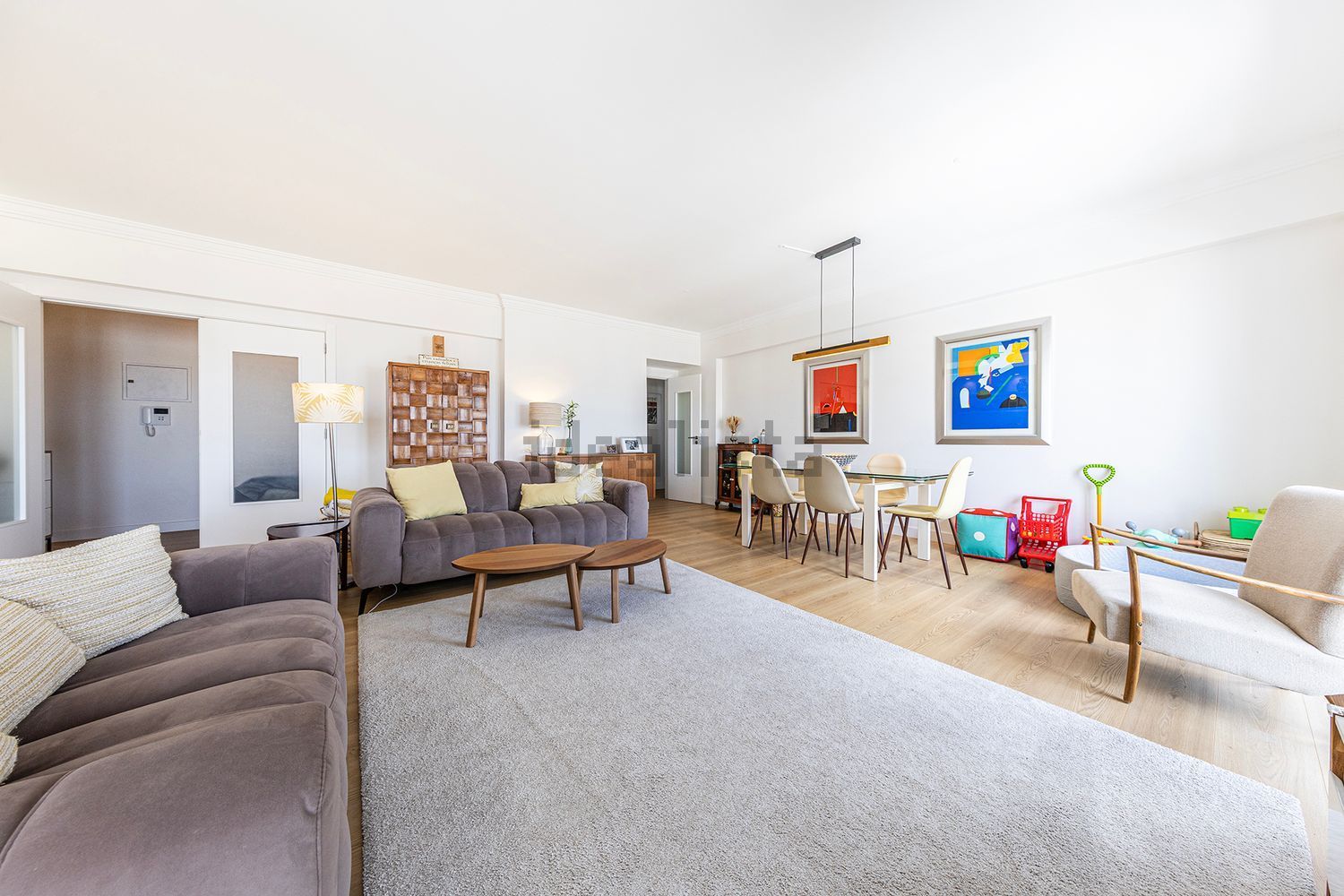 公寓 t4出售在Rua Embaixador Martins Janeira - 客厅