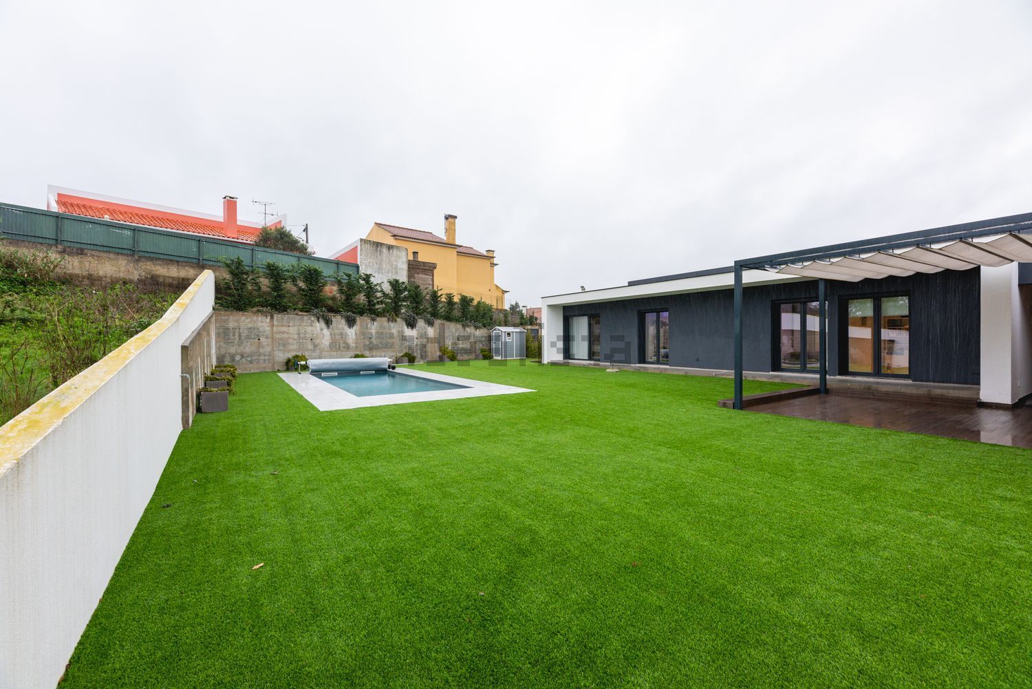 小楼房或独栋别墅出售在Rua da Mandinga s/n - 外立面