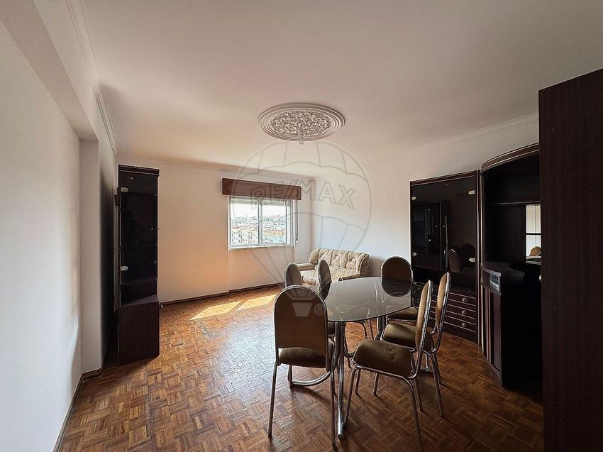 出租公寓 t2在Rua Elias Garcia