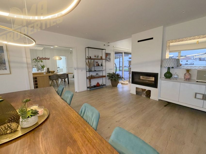 小楼房或独栋别墅出售在Rua da Mandinga, 20