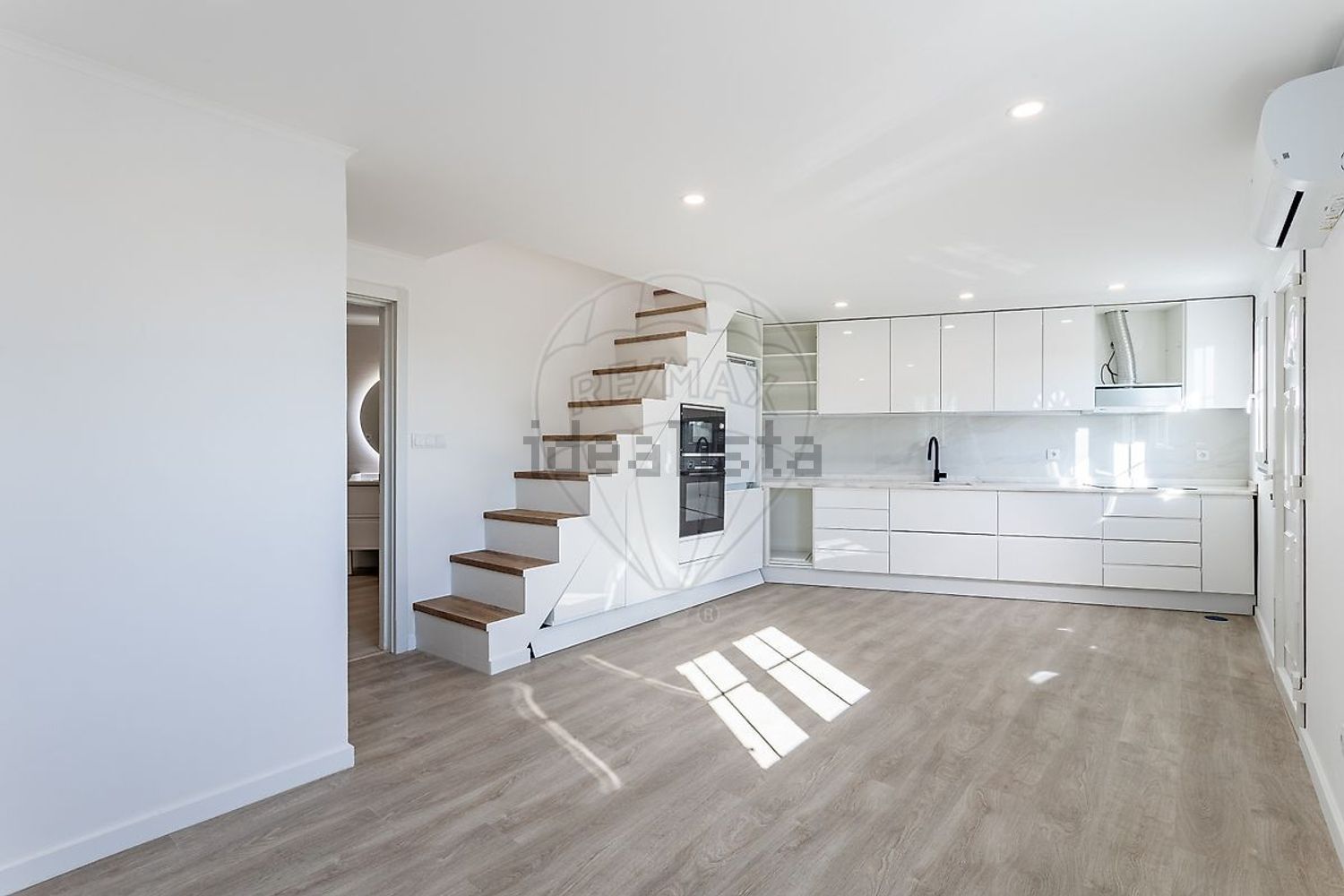 小楼房或独栋别墅出售在Rua Guerra Junqueiro - 客厅