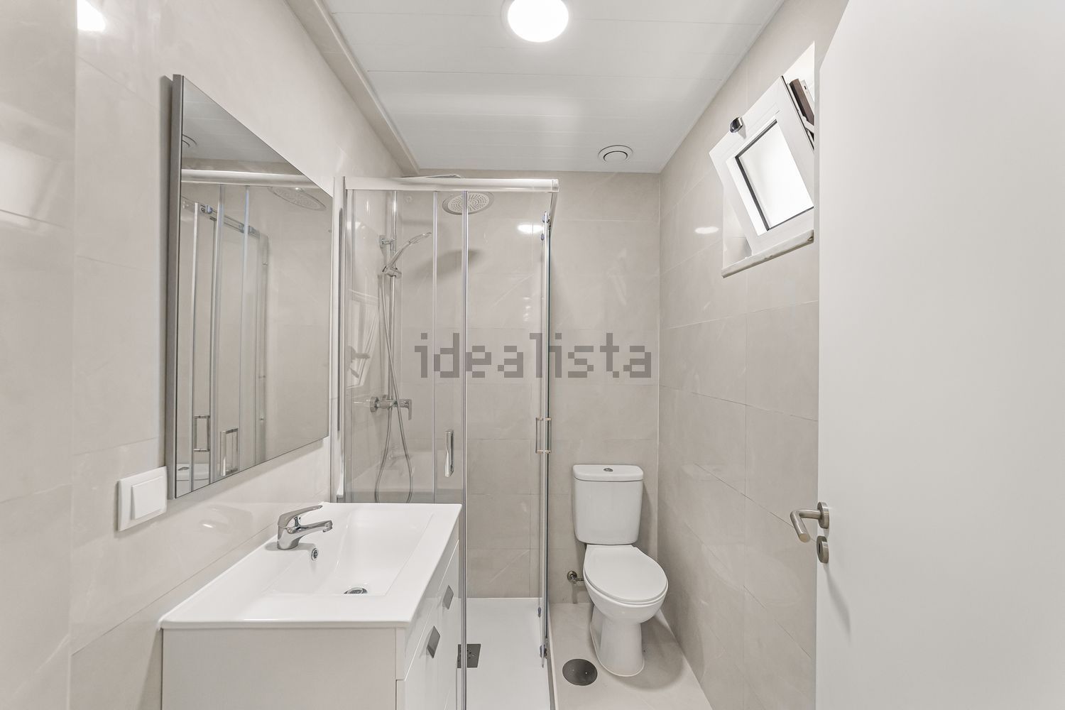 出租t0（单人公寓）在Rua José Ferreira Pio - 卫生间