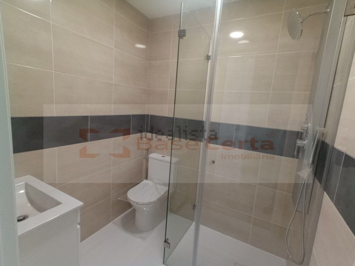 公寓 t2出售在Rua Melo Antunes s/n - 卫生间