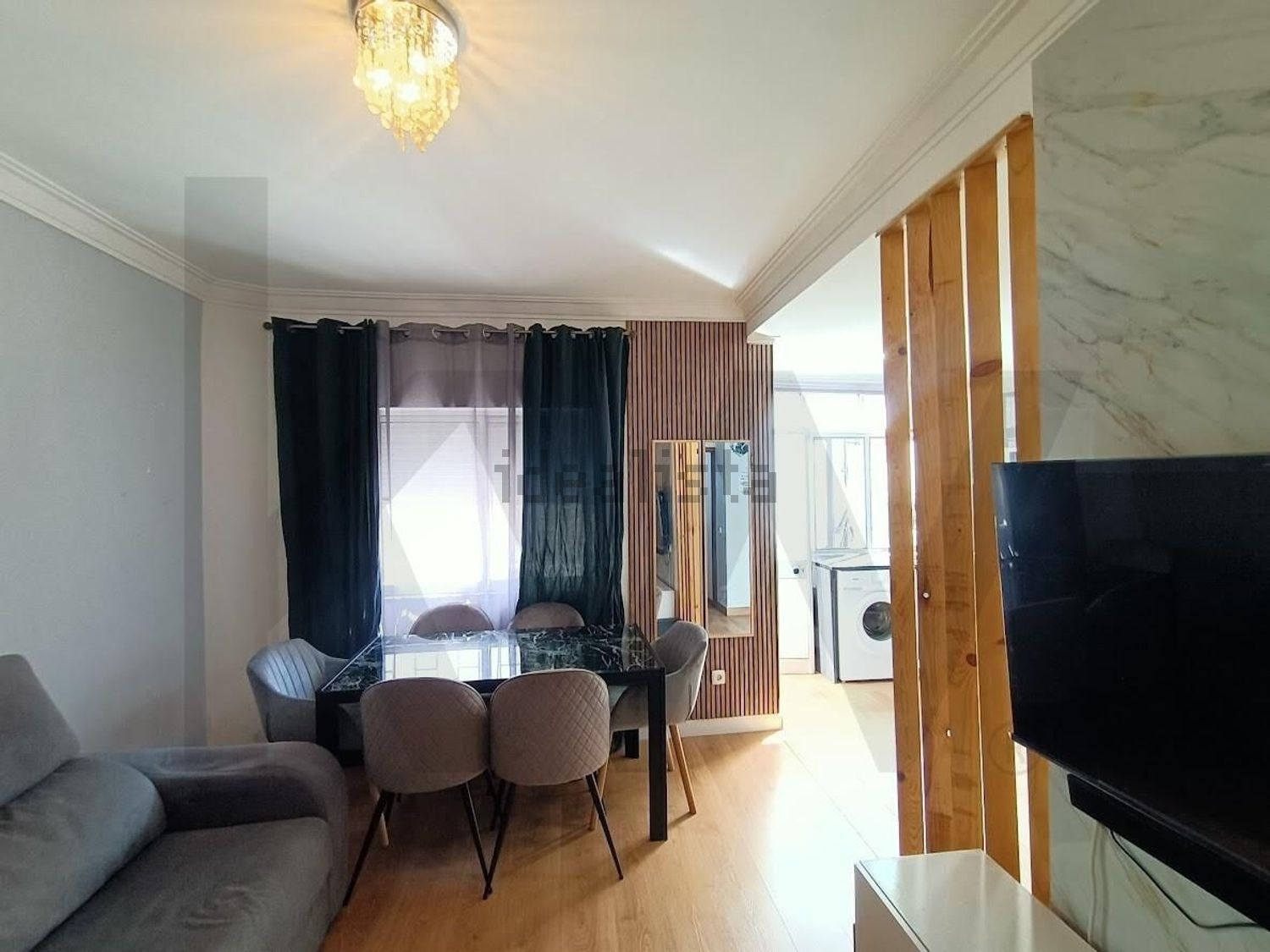 公寓 t2出售在Rua Azevedo Coutinho s/n - 客厅